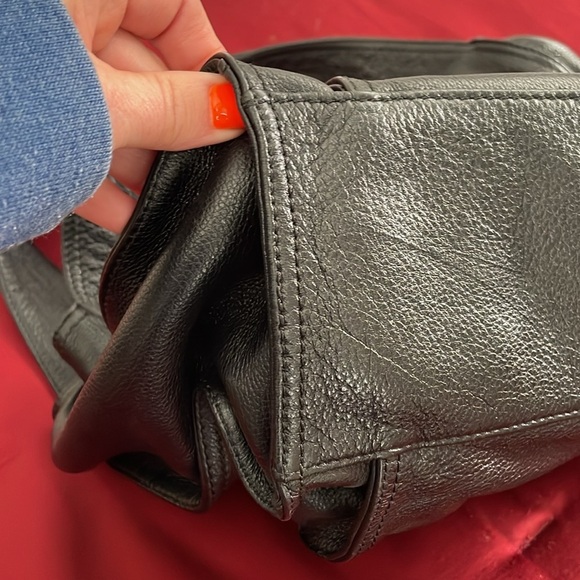 B Makowsky Black Leather Handbag - Picture 3 of 10